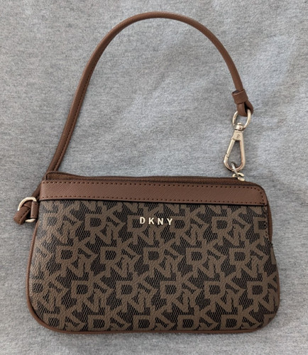 Dkny bryant logo wristlet - dkny,